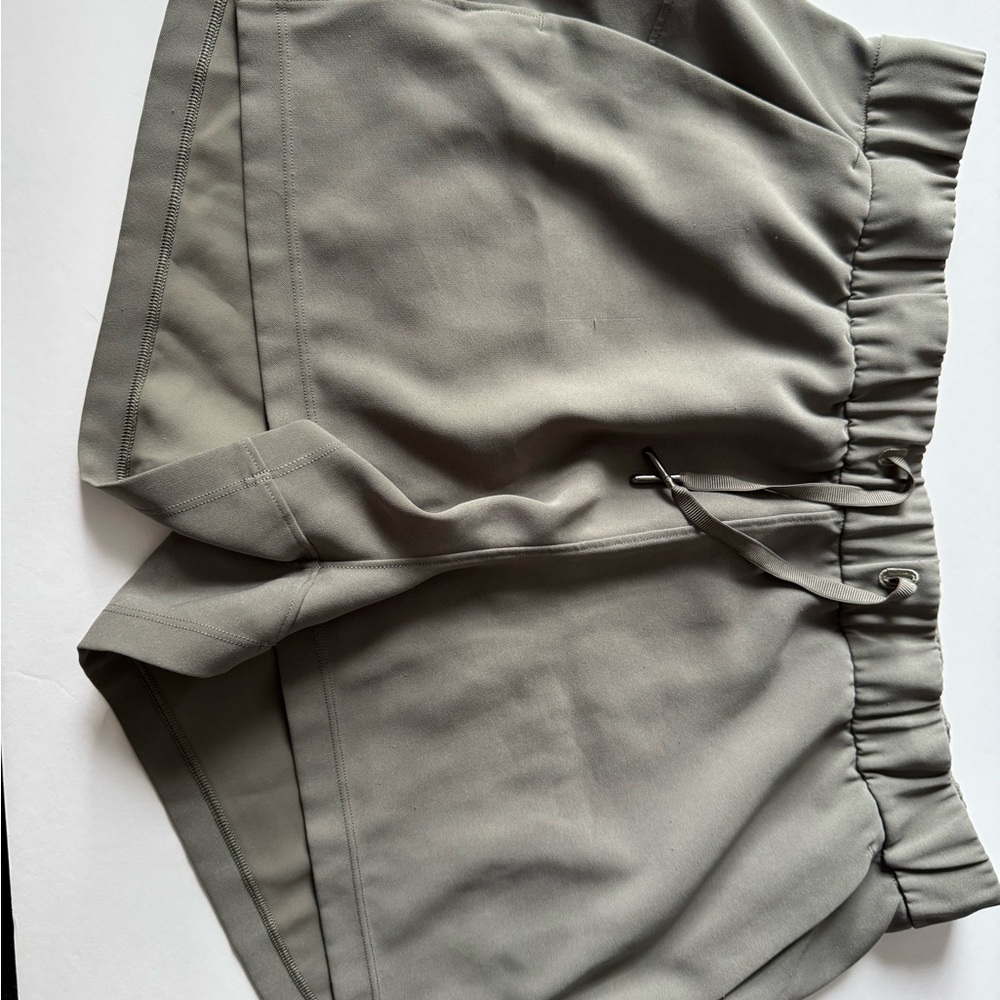 Lululemon on the Fly Shorts 2.5”